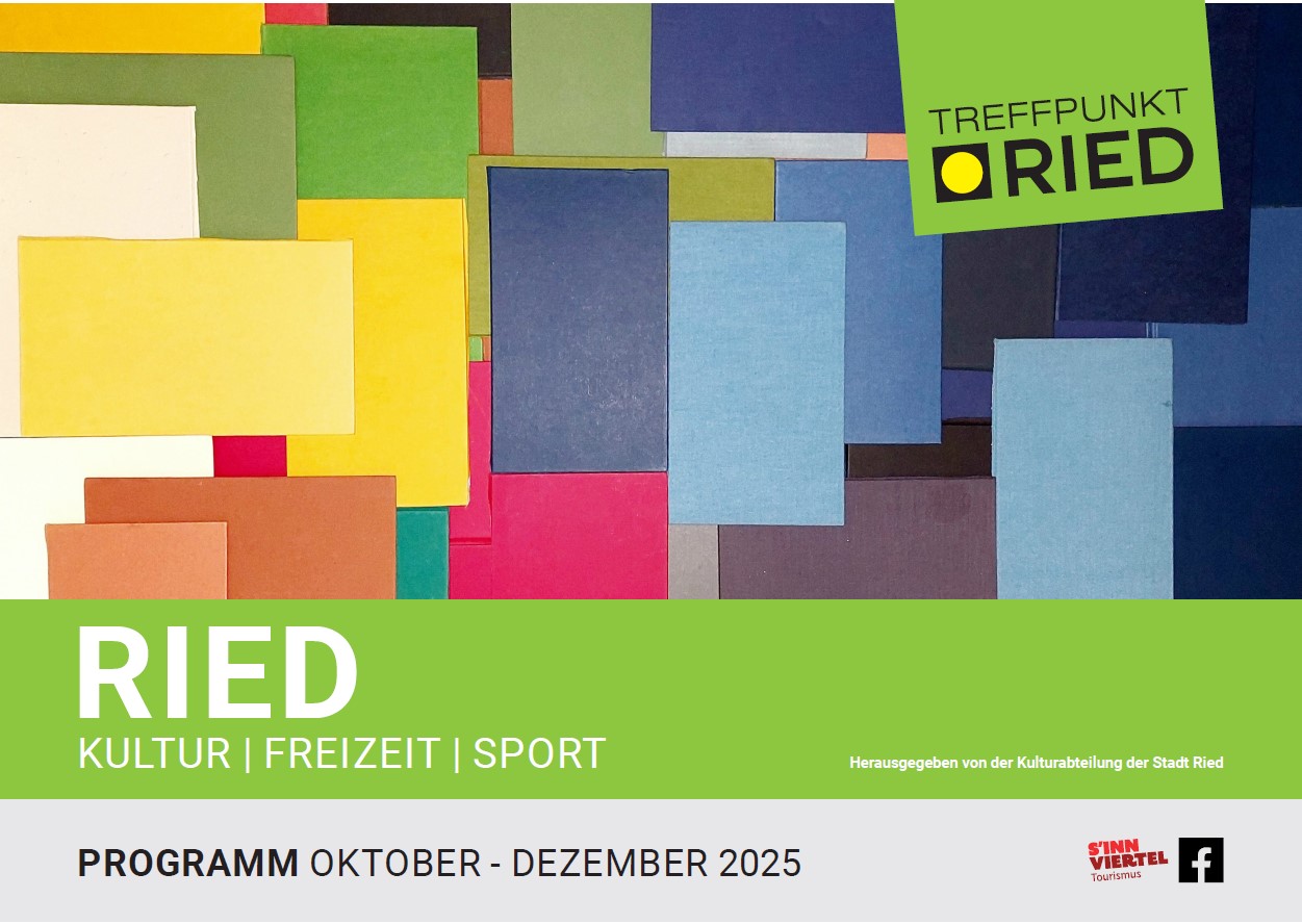 Am Cover des Kulturprogramms der Stadt Ried für Oktober bis Dezember 2025 sind viele bunte eckige Forme zu sehen, die überlappend dargestellt sind.